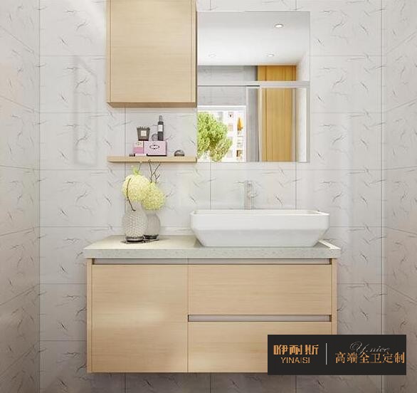 小巧的吊柜，滿足衛(wèi)生間日常收納;設(shè)置隔板，方便洗漱用品擺放。