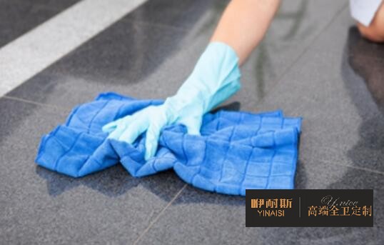 做完測(cè)試后將柜體擦拭干凈。